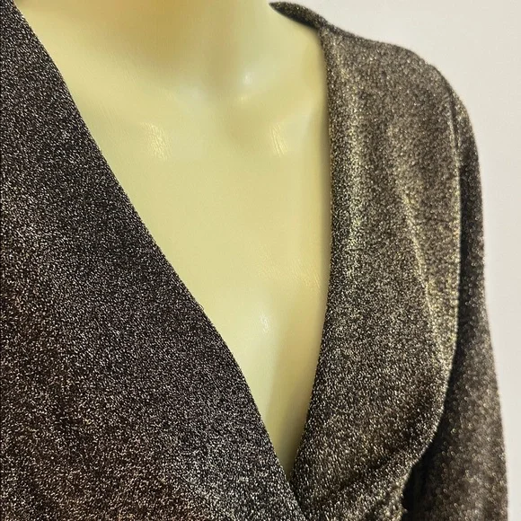 Lush Long Skeeve Metallic Gold Drape Crop Top - Picture 6 of 12